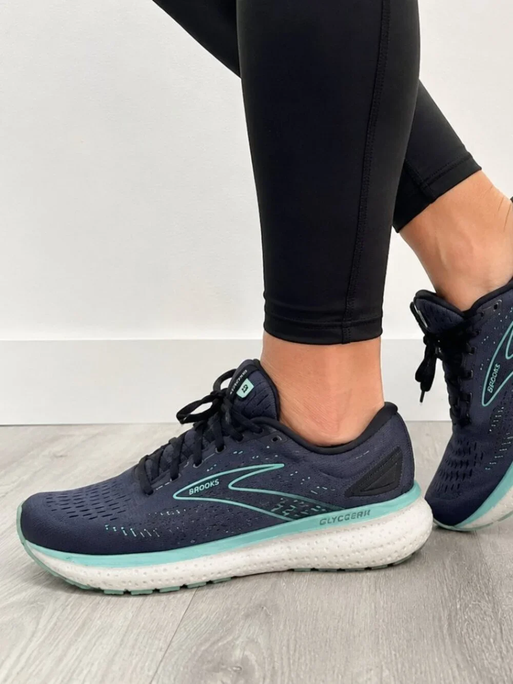 Brooks Glycerin 19 Running Shoes Gray Teal Athletic Sneakers Women’s  Size 8.5